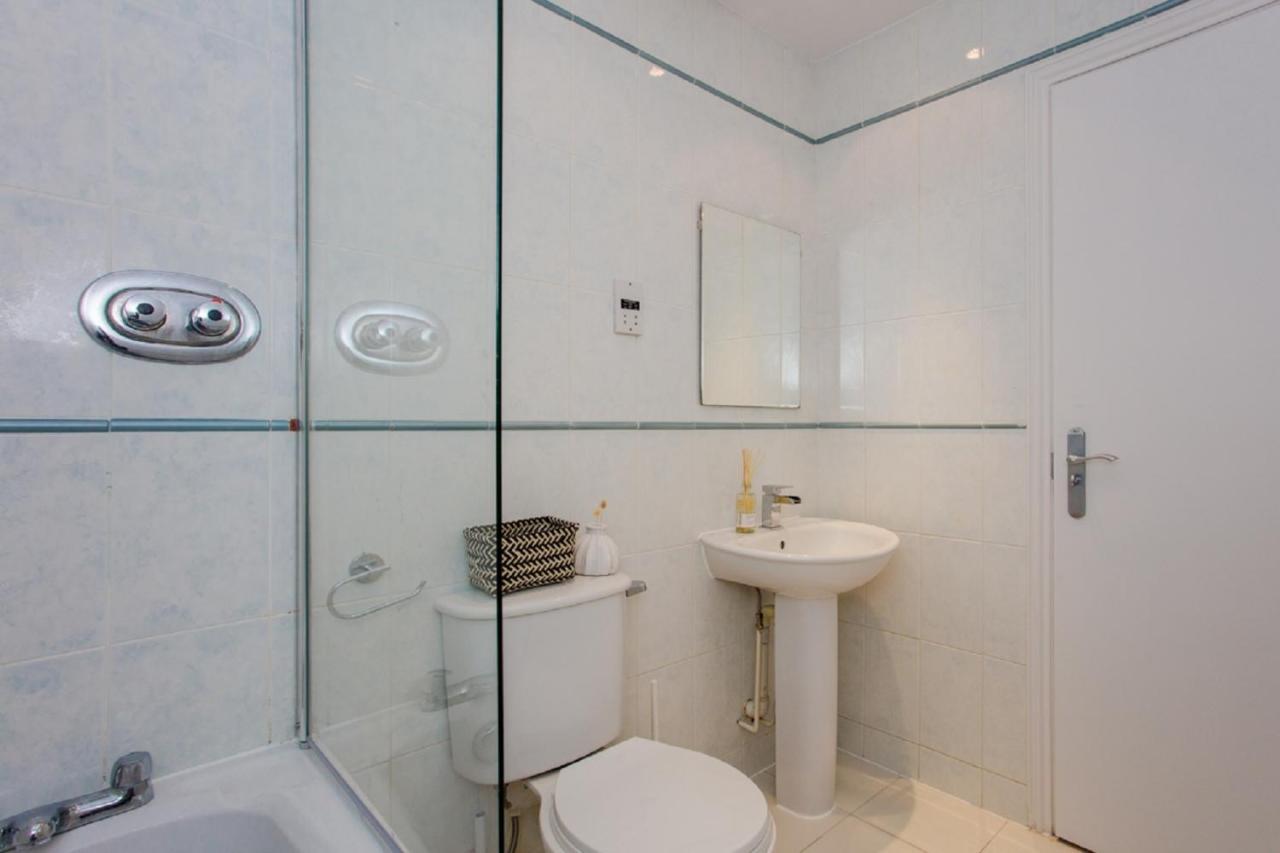 The Sparkford Gardens - Lovely 2Bdr With Balcony London Exterior foto
